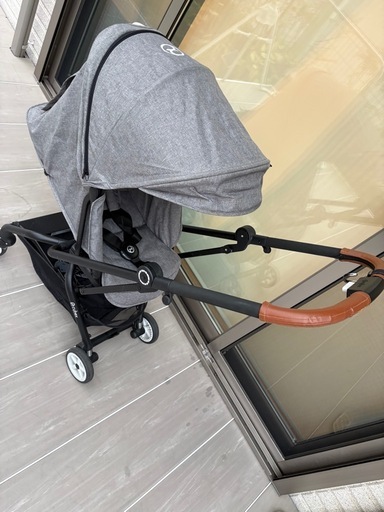 サイベックス　Cybex 
 EAZY Sベビーカー