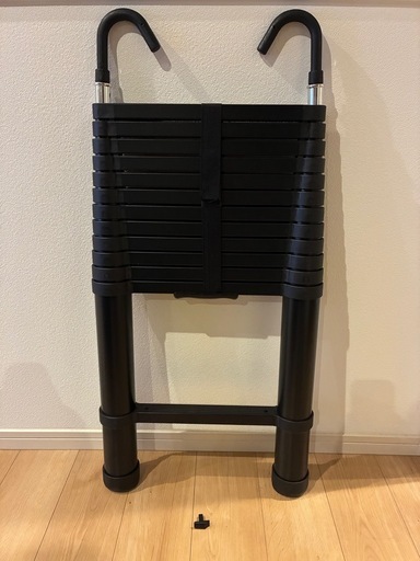 収縮ハシゴ　ブラック