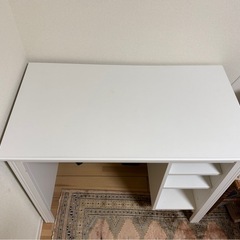 IKEA BRUSALI デスク 白 無料／本日引き取り歓迎の画像