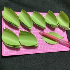 アートフラワー　深雪アートフラワー　カット弁　抜き弁　ソフトレザー　茨葉特大の画像