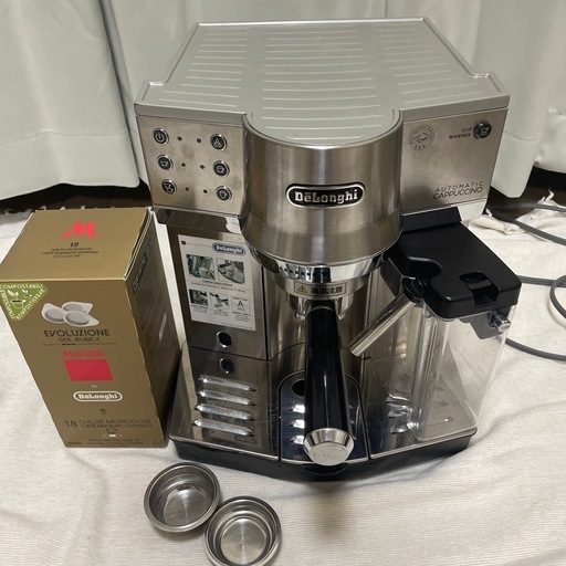 DeLonghi エスプレッソ・カプチーノメーカー　EC860M