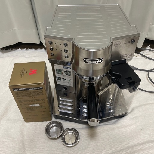 DeLonghi エスプレッソ・カプチーノメーカー　EC860M
