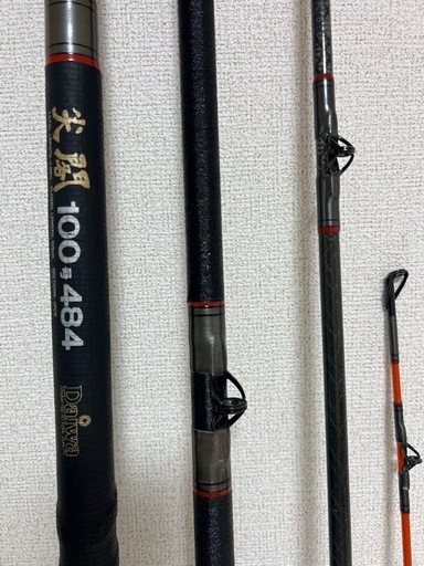 中古美品　カーボウイスカー尖閣100号484 クエ竿