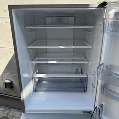 571⭐️送料取付無料★アクア　冷蔵庫　4ドア　大型　300L〜400L シルバー の画像
