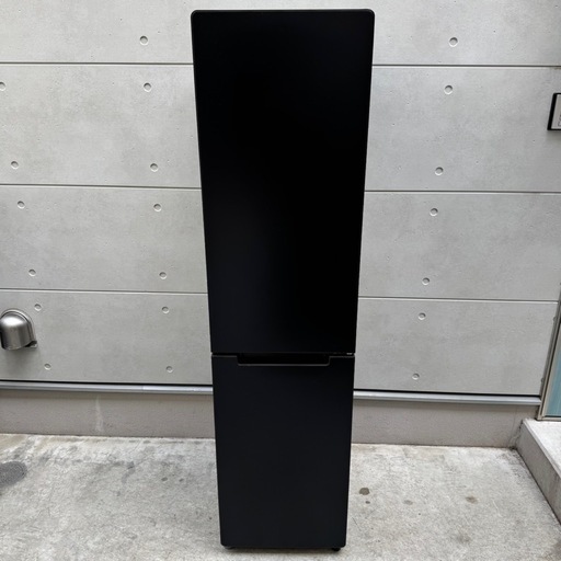 579⭐️2024年製美品★ニトリ　冷蔵庫　大型　スリム　200L 黒　ブラック