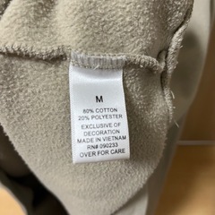 【格安】ESSENTIALS エッセンシャルズ パーカー Mサイズ フードの画像