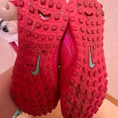 NIKE サッカー　トレーニングシューズ　22.5センチの画像