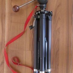 堅牢なカメラ三脚の画像