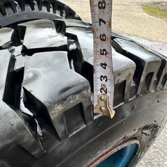 【中古 運搬車用タイヤ・ホイール 2本セット】  ■ メーカー 機械：三菱重工 タイヤ：SUPER LUG（INDUSTRIAL）  ■ 用途 農業用運搬車（車斗・中型機械）用の画像