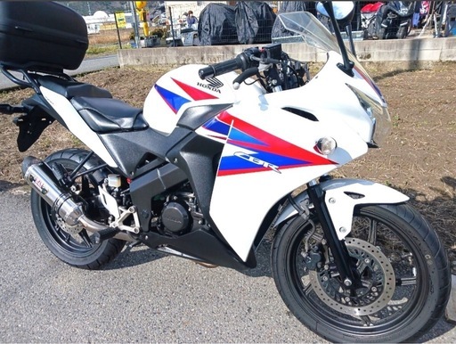 HONDA cbr150r FI 　実働