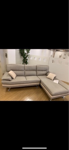 20万程でアイソウにて購入コーナーソファー