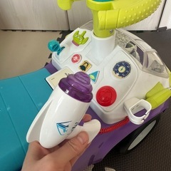 トイストーリー　乗れる車の画像