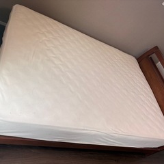 ダブルベッド マットレスつきの画像