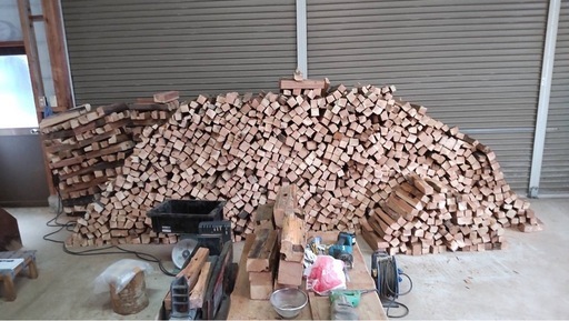 【格安】薪ストーブ、サウナ、キャンプ用薪 乾燥済み1,000kg