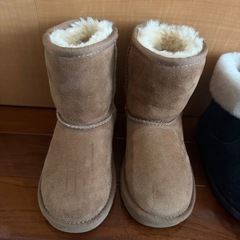 Ugg キッズ　ブーツ　16cm  二足の画像