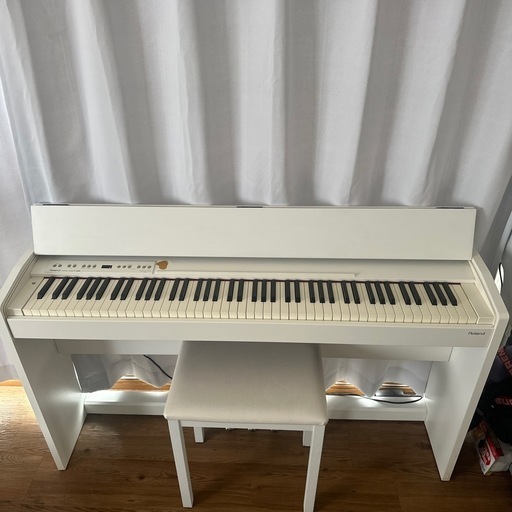 Roland F-130R デジタルピアノ　電子ピアノ