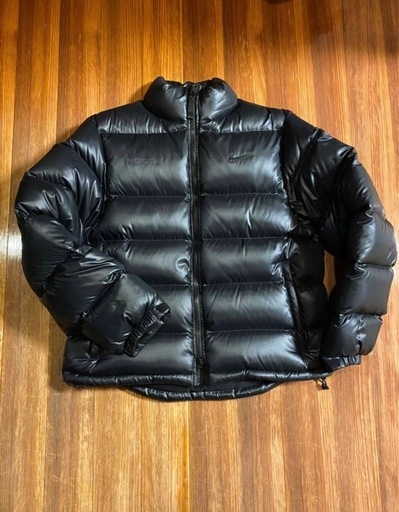 NIKE NOCTAダウン