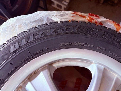 スタッドレス　195/60R15