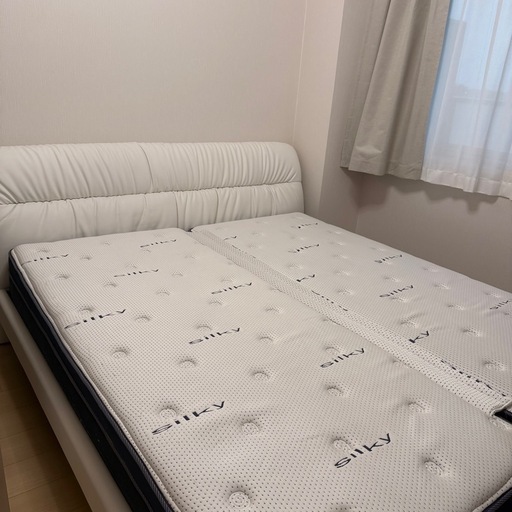 ニトリ　クイーンサイズ　ベッドフレームとマットレスセット　1年のみ使用の超美品　総額20万円相当