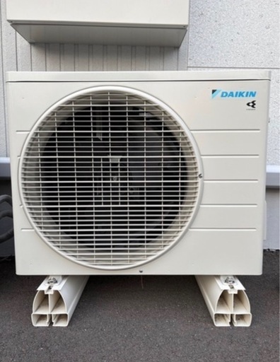 【取引中】2022年製 ダイキン 6畳用エアコン S22ZTES-W