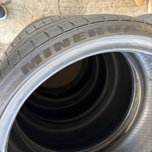 ミネルバ　215/35R18 4本