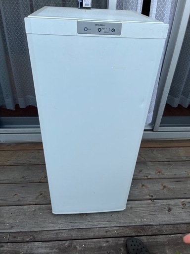 【中古品/引き取りが早い方優先】5段式MITSUBISHI/三菱冷凍庫 121L