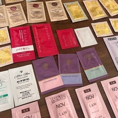 ５２枚　コスメ　美容　スキンケア セット 多数　NOV, DR.JAD, Cellnique  試供品　大量　新品未開封　　　　の画像