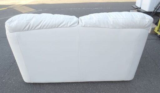 幅138㎝ 二人掛けソファ 奥行82×高さ84㎝ 座面高さ39㎝ 合皮 レザー調 2Pソファ 白 ホワイト 札幌 北20条店