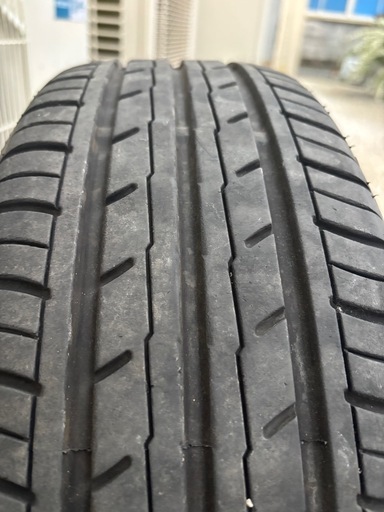 ヨコハヤタイヤ185 60R15バリ山4本　ホンダ純正キャップホイール付き　