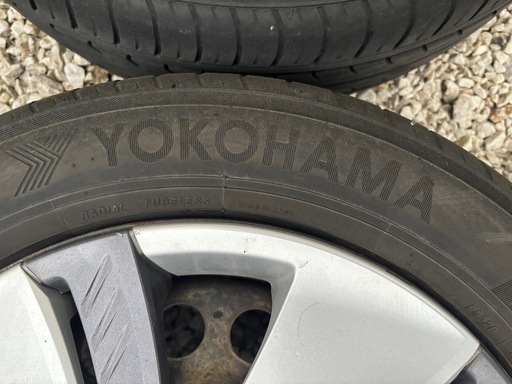 ヨコハヤタイヤ185 60R15バリ山4本　ホンダ純正キャップホイール付き　