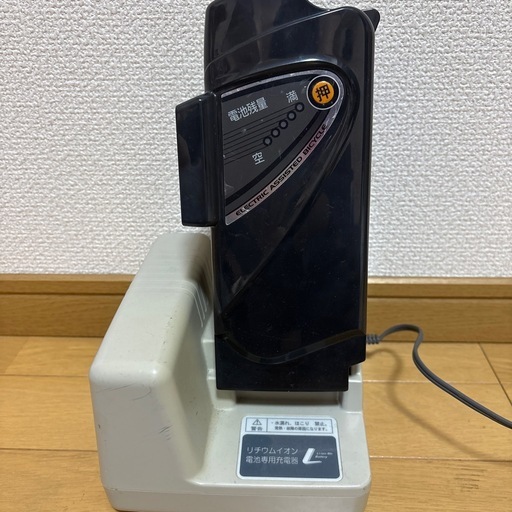 電動自転車のバッテリー と充電器もお付けします。