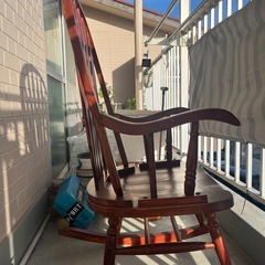 ロッキングチェア。  受け取りにきていただける方 1000円値段下がりますの画像