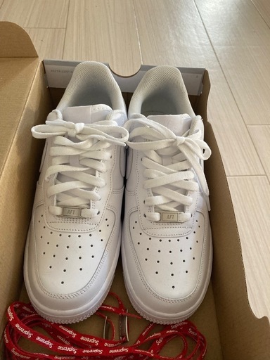 NIKE エアフォース1 supreme紐付き