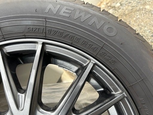 《タイヤほぼ新品》タイヤ・ホイール　175/65 R14 4本セット　HONDA FITに使用