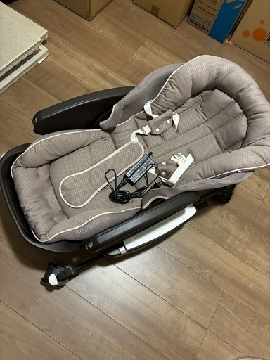 アップリカ 電動バウンサー ハイローチェア ACアダプター付き 動作確認済み