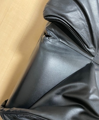 黒革ソファー