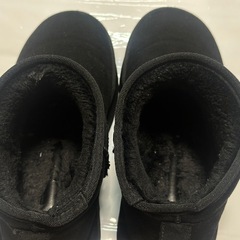 黒いスエードショートムートンブーツ 3Lの画像