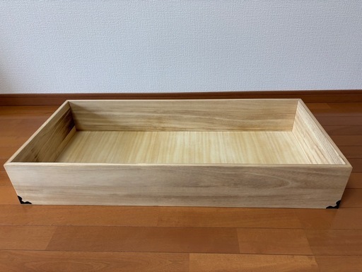 古い木製の引き出し3段　チェスト　桐箪笥　食器棚　シャツケース　収納棚　古家具 前面ガラスの木製引き出し 3段 食器棚 シャツケース 収納棚 古家具