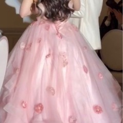 ピンク カラードレス 花モチーフ 結婚式 二次会（パニエなし）の画像