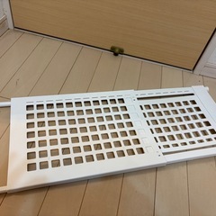 伸縮突っ張り棚の画像
