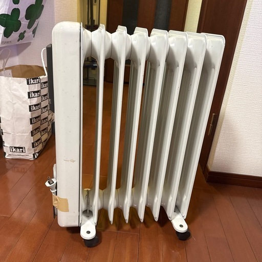 デロンギオイルヒーターHR650812 TS 中古 楽天市場】デロンギ オイルヒーター HR650812FSの通販