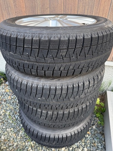 スタッドレスタイヤ 195/60R16
