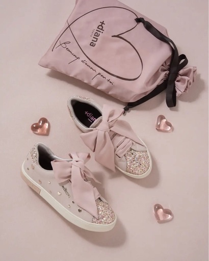【限定】➕diana バレンタイン限定スニーカー