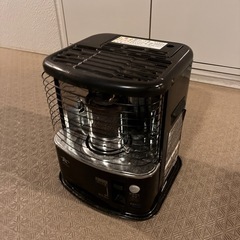 灯油ストーブとポリタンクセットの画像
