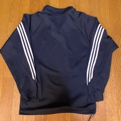 ①
アディダストレーニングウェアOサイズの画像