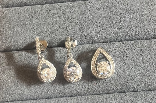 モアサナイト 雫 ピアス ネックレストップ