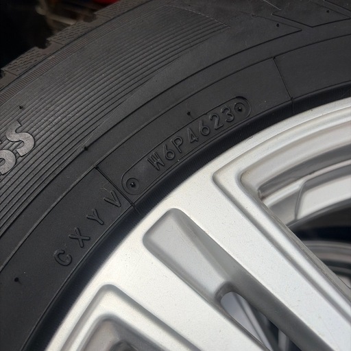 スタッドレス　215/70R16