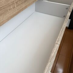 【引越しのため急ぎ・値下げ可】チェスト タンス 収納 木製 ローチェスト ロータイプ ロー タイプ 洋服 洋服タンス 4段 大容量 衣類収納 衣類 おしゃれ クローゼットスライドレール コンパクト 引き出し LOWYA ロウヤの画像