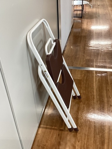 二段梯子【町田市再生家具】243608 折り畳み2段脚立【町田市再生家具】260242 (ショップまちエコ ) 町田の