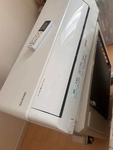 美品　エアコン　2022年製
